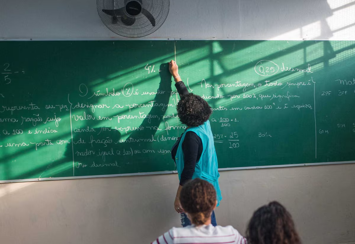 Brasil possui cerca de um professor jovem para cada três docentes com 60 anos ou mais